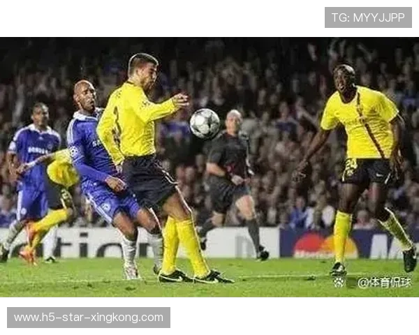 切尔西贝利斯右脚弧线球直接入网，全队冲向看台——一场梦幻般的胜利